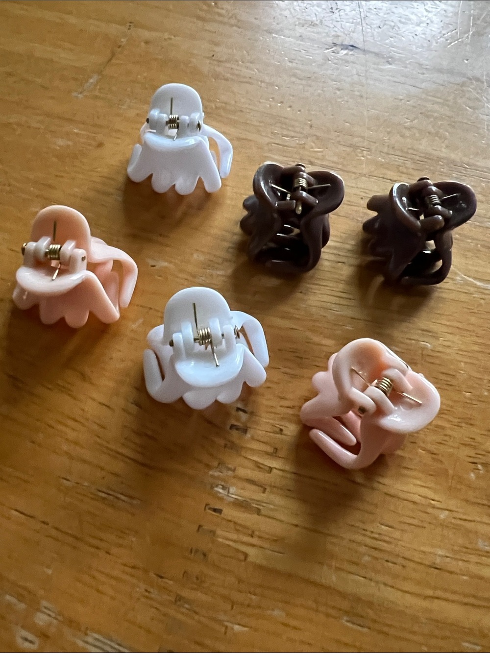 Free with purchase! Mini Kids Hair Claw Clips - Assorted White, Pink & Brown